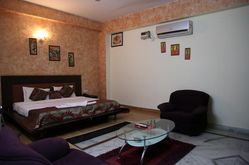 Hotel Mandakini Palace Delhi  Room photo