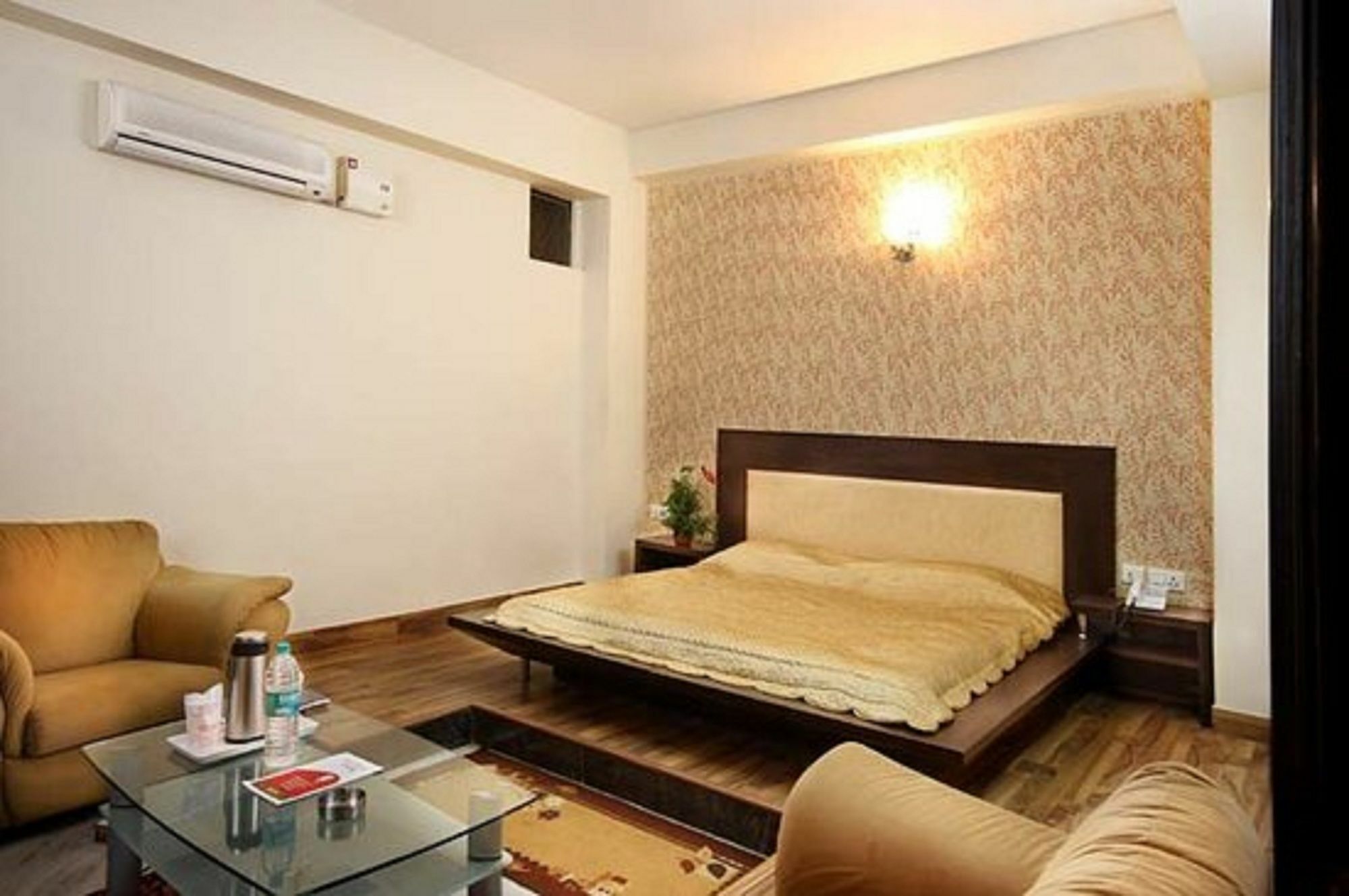 Hotel Mandakini Palace Delhi  Room photo